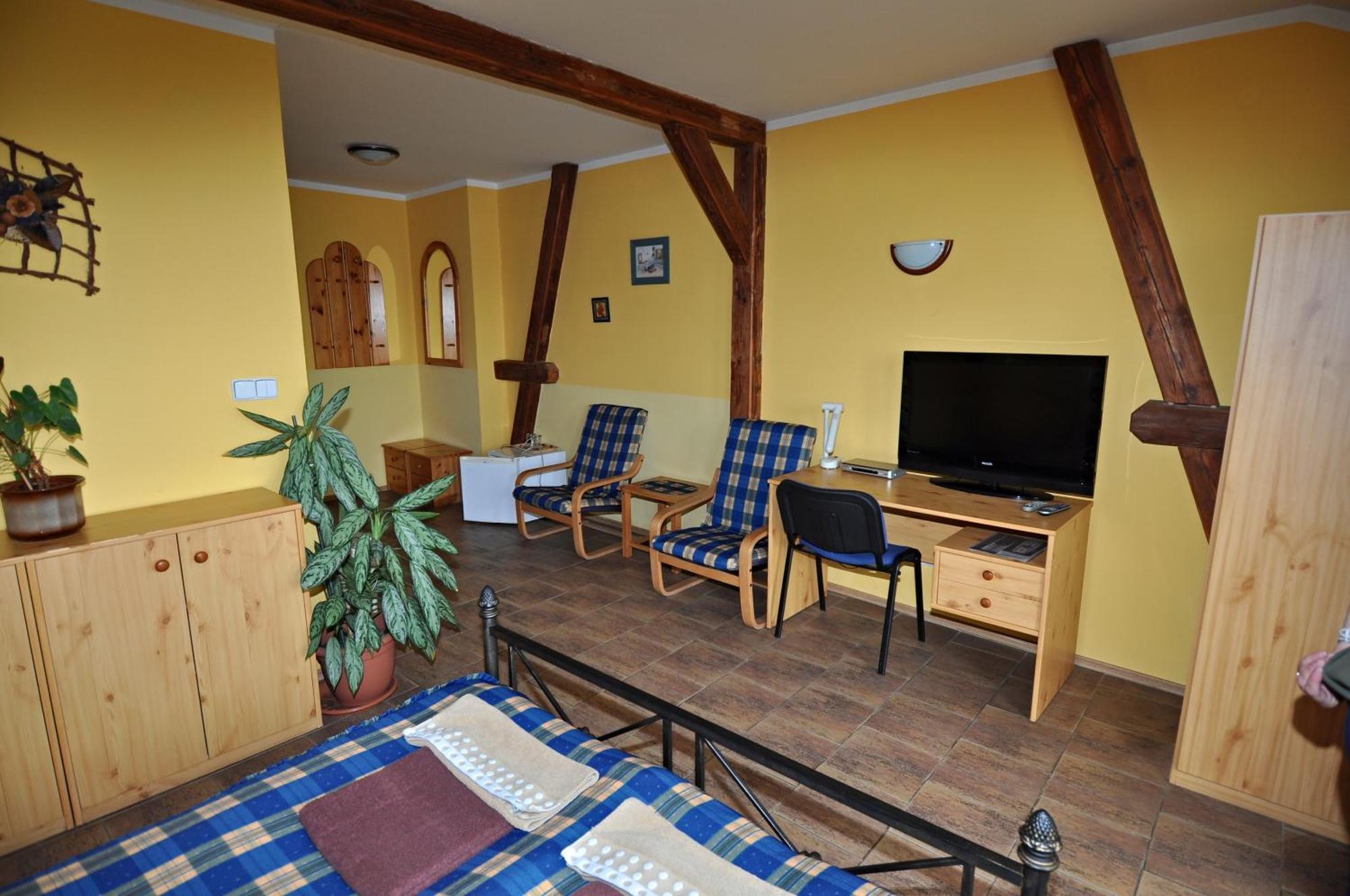 Hotel Na Hradbach Louny Room photo