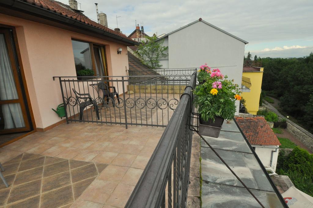 Hotel Na Hradbach Louny Exterior photo