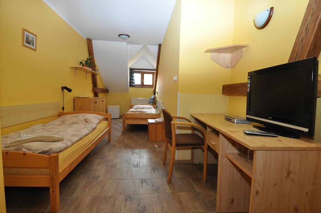 Hotel Na Hradbach Louny Exterior photo