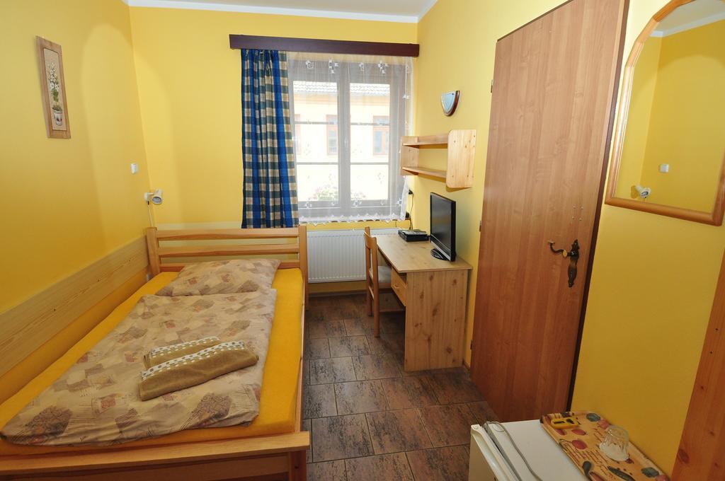 Hotel Na Hradbach Louny Exterior photo